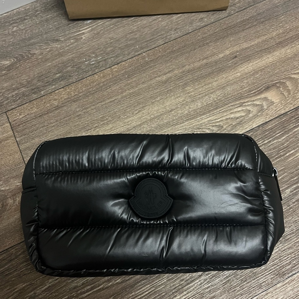 Moncler VIP Gift Toiletry Bag - Picture 3 of 6
